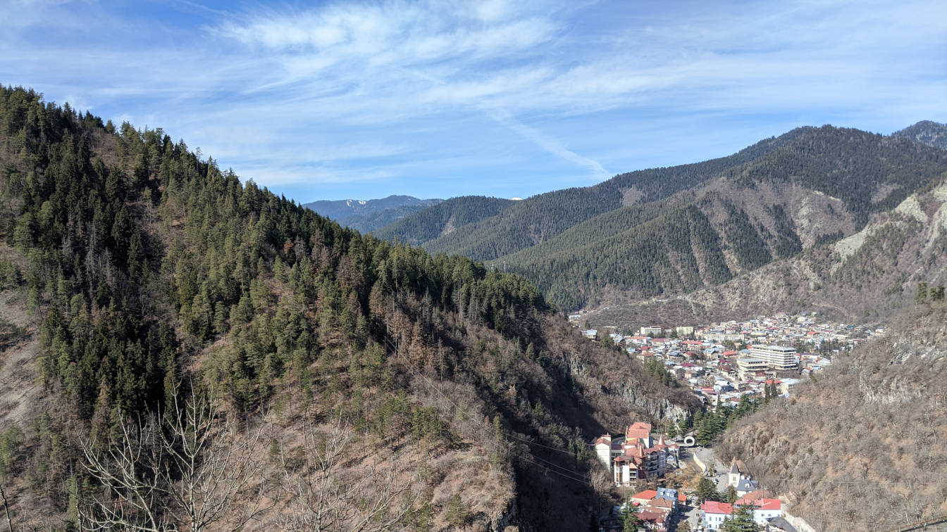 A town in Georgian hills